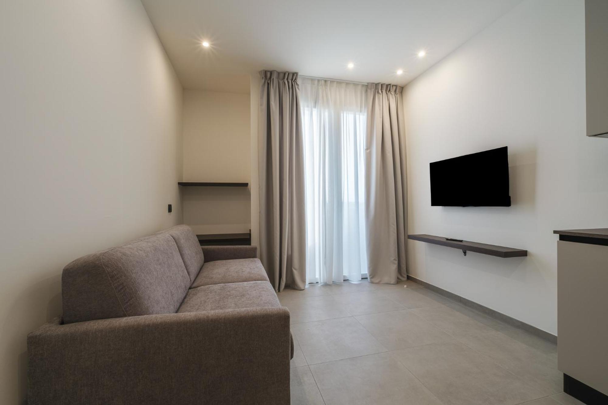Residence Goldoni6 Suite Apartment Rimini Bagian luar foto