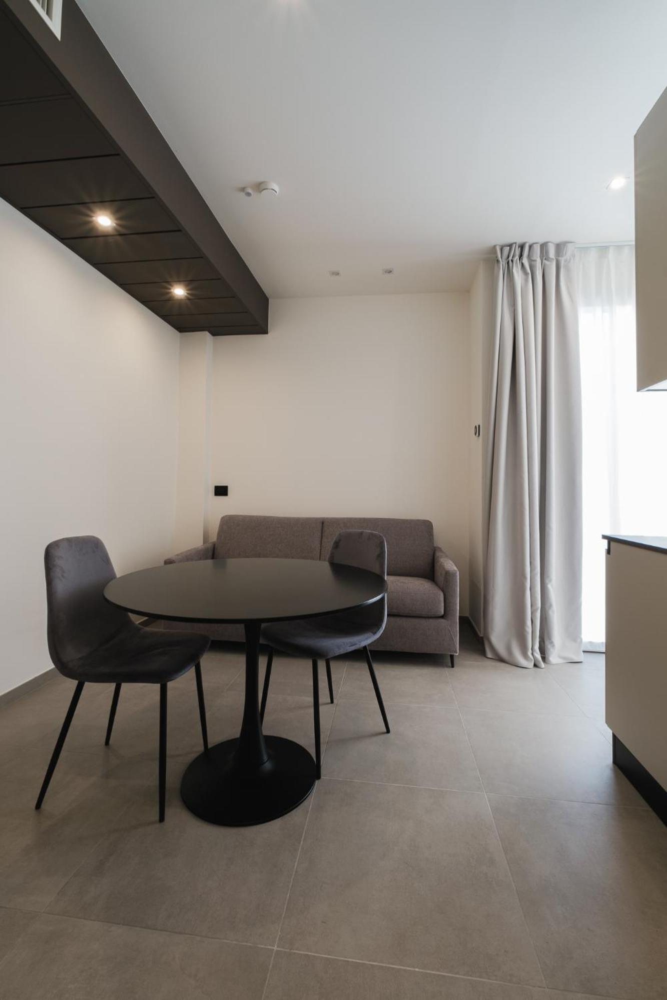 Residence Goldoni6 Suite Apartment Rimini Bagian luar foto