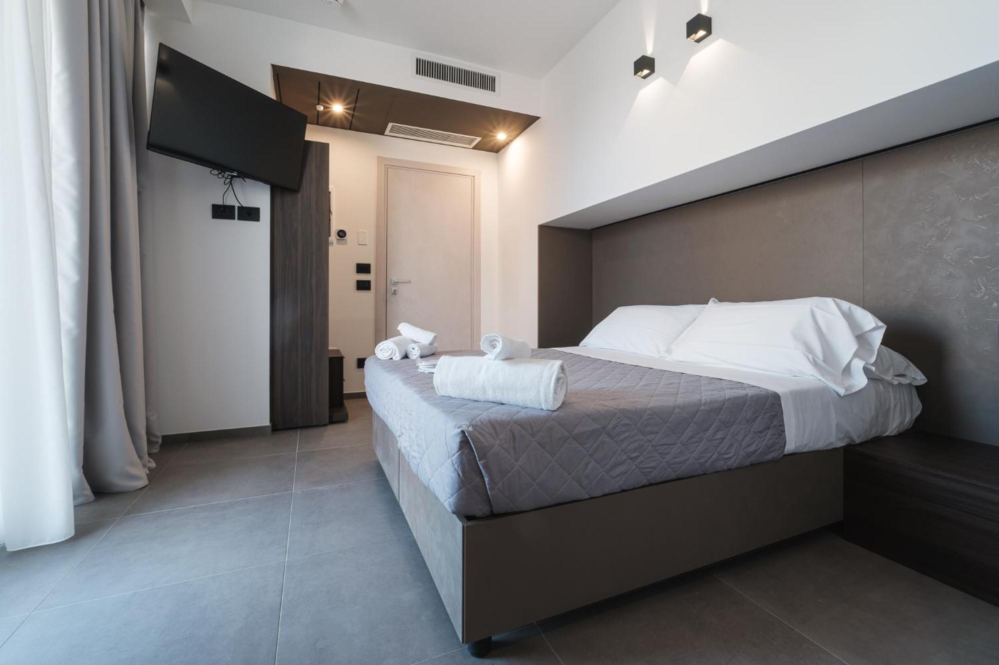 Residence Goldoni6 Suite Apartment Rimini Bagian luar foto