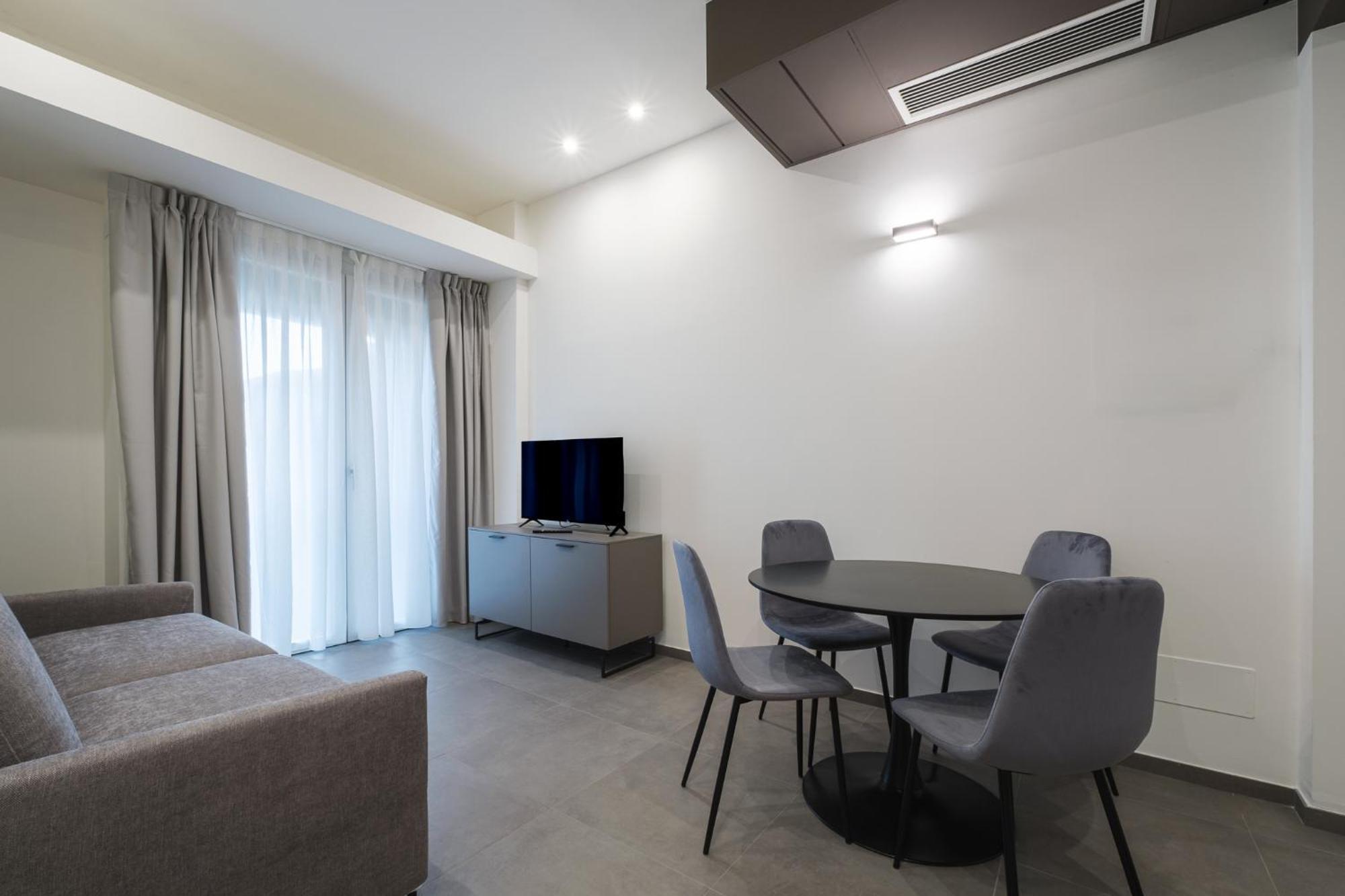 Residence Goldoni6 Suite Apartment Rimini Bagian luar foto